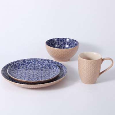 Wholesale Embossed outside with blue antique vine leaves pattern inside  ceramic tableware set for daily use and hotel